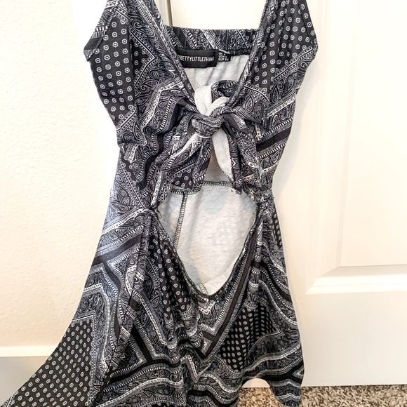 PrettyLittleThing Romper - Picture 2 of 5